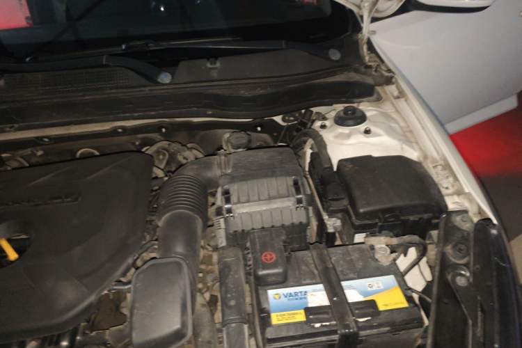 Used Kia K5 2012 2.0L Automatic DLX Engine Bay Left