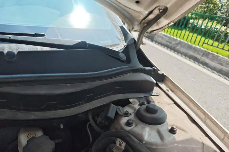 Used Kia K5 2012 2.0L Automatic DLX Engine Bay Left