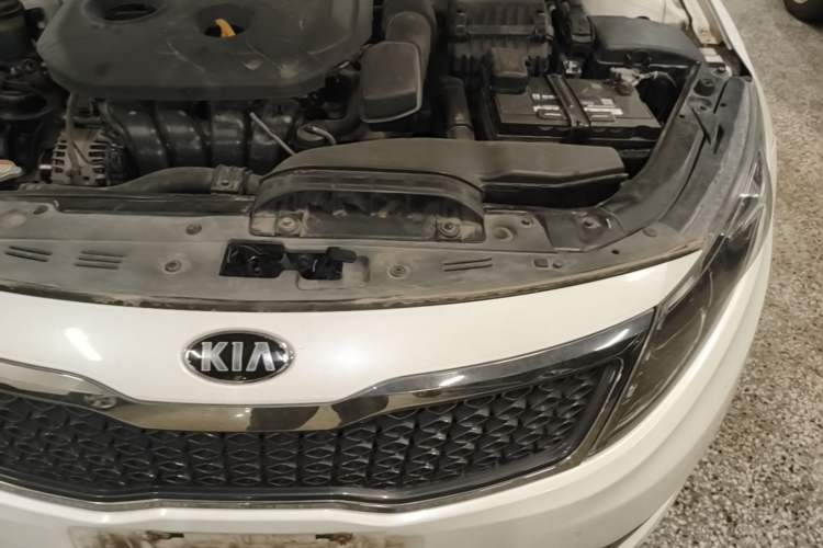 Used Kia K5 2012 2.0L Automatic DLX Engine Bay Left