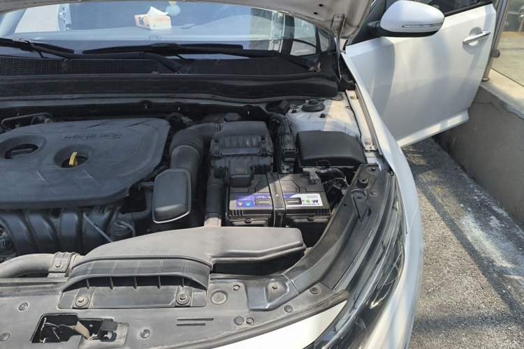 Used Kia K5 2012 2.0L Automatic Premium Engine Bay Left
