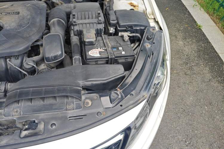 Used Kia K5 2012 2.0L Automatic Premium Engine Bay Left