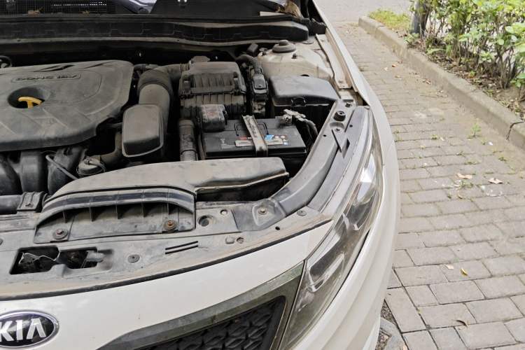 Used Kia K5 2012 2.0L Automatic DLX Engine Bay Left