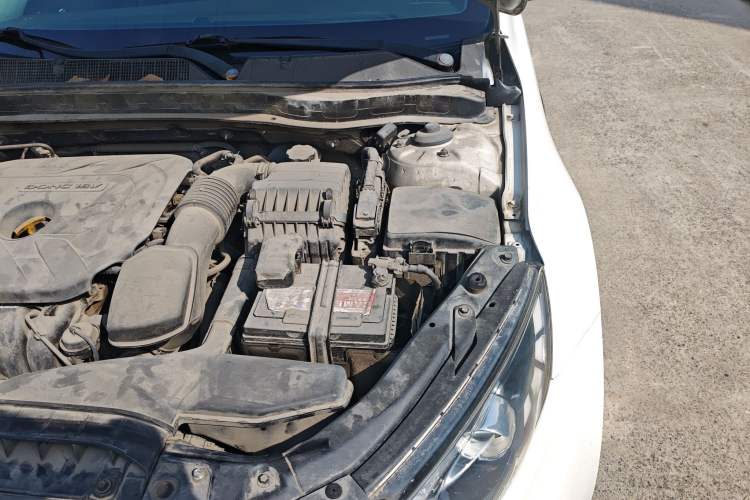 Used Kia K5 2012 2.0L Automatic DLX Engine Bay Left