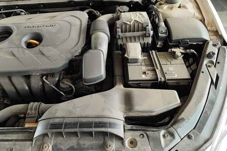 Used Kia K5 2012 2.0L Automatic GLS Engine Bay Left
