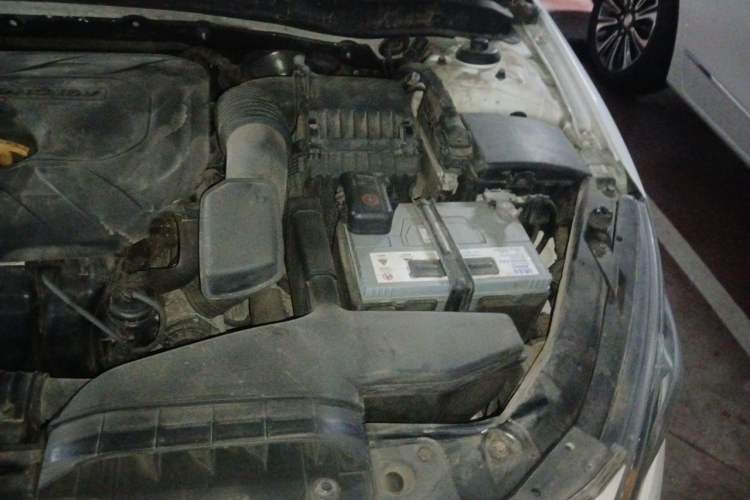 Used Kia K5 2012 2.0L Automatic DLX Engine Bay Left