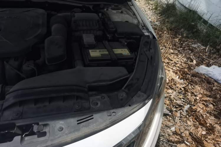 Used Kia K5 2012 2.0L Automatic DLX Engine Bay Left