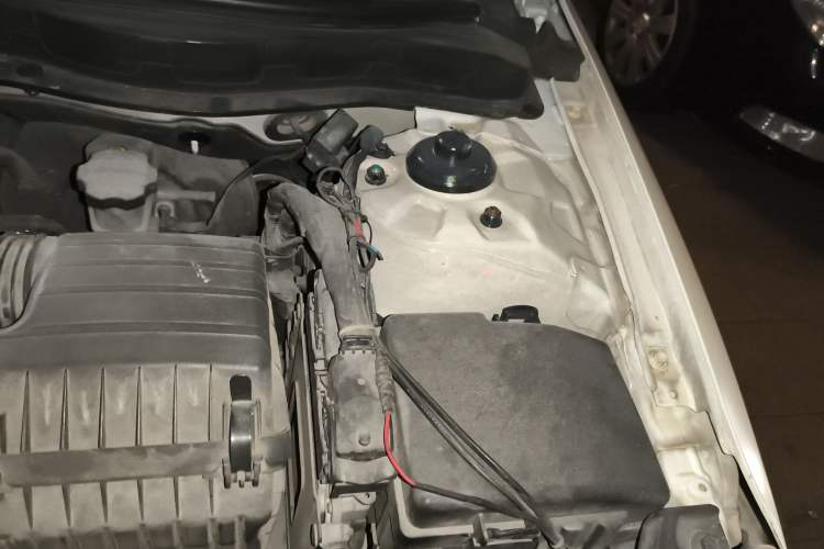 Used Kia K5 2012 2.0L Automatic DLX Engine Bay Left