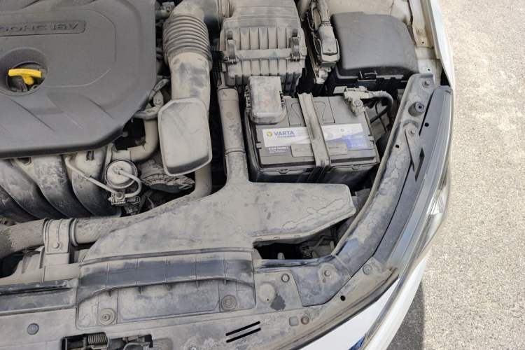 Used Kia K5 2012 2.0L Automatic DLX Engine Bay Left