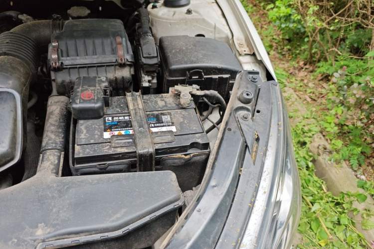 Used Kia K5 2012 2.0L Automatic DLX Engine Bay Left