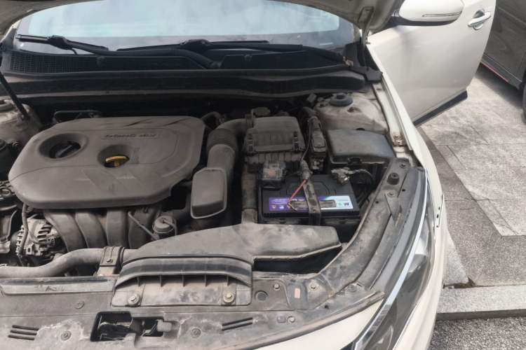 Used Kia K5 2012 2.0L Automatic DLX Engine Bay Left