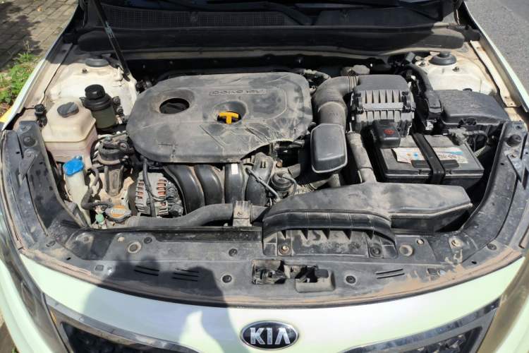 Used Kia K5 2012 2.0L Automatic DLX Engine Bay