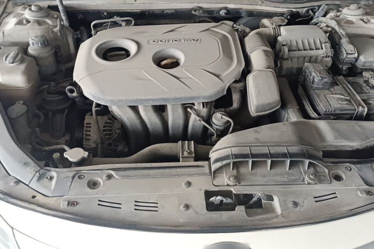 Used Kia K5 2012 2.0L Automatic DLX Engine Bay