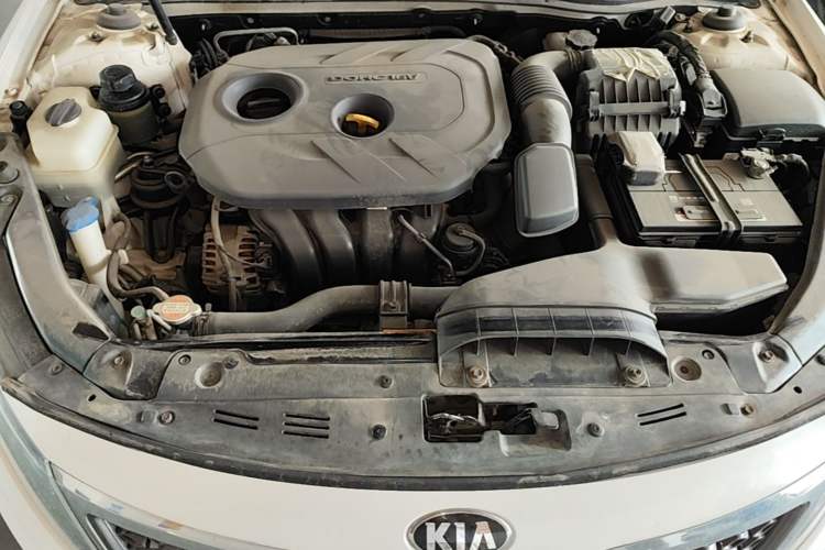 Used Kia K5 2012 2.0L Automatic GLS Engine Bay