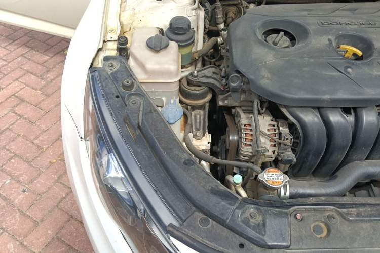 Used Kia K5 2012 2.0L Automatic DLX Engine Bay Right