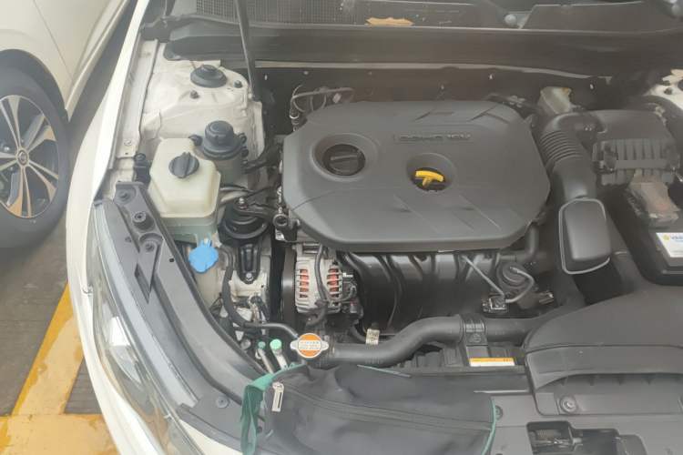 Used Kia K5 2012 2.0L Automatic DLX Engine Bay Right