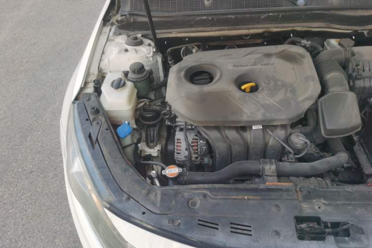 Used Kia K5 2012 2.0L Automatic DLX Engine Bay Right