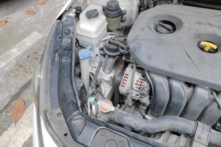 Used Kia K5 2012 2.0L Automatic GLS Engine Bay Right