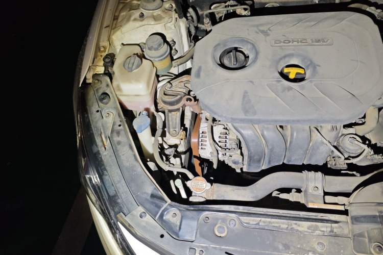 Used Kia K5 2012 2.0L Automatic DLX Engine Bay Right