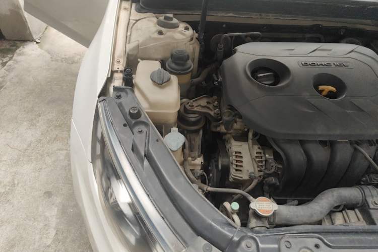 Used Kia K5 2012 2.0L Automatic DLX Engine Bay Right