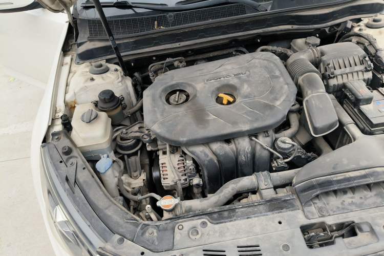 Used Kia K5 2012 2.0L Automatic DLX Engine Bay Right