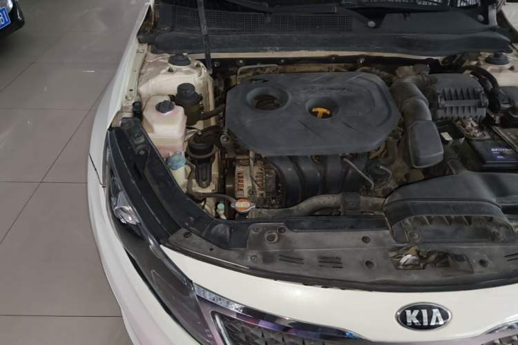 Used Kia K5 2012 2.0L Automatic DLX Engine Bay Right
