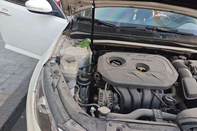 Used Kia K5 2012 2.0L Automatic Premium Engine Bay Right