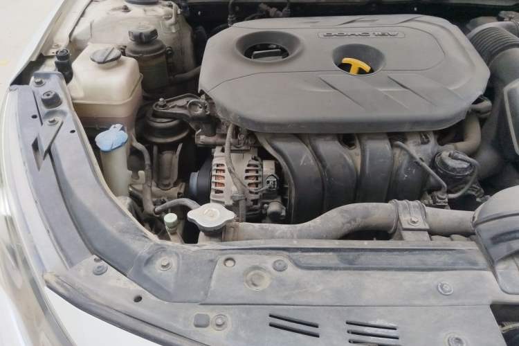 Used Kia K5 2012 2.0L Manual GL Engine Bay Right