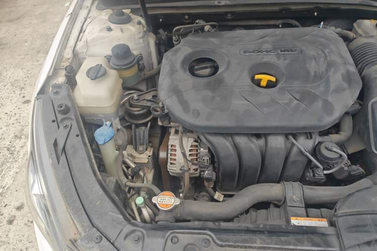 Used Kia K5 2012 2.0L Automatic DLX Engine Bay Right