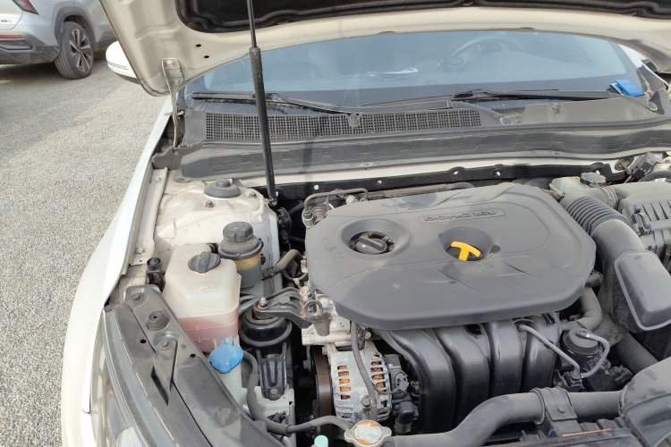 Used Kia K5 2012 2.0L Automatic GL Engine Bay Right
