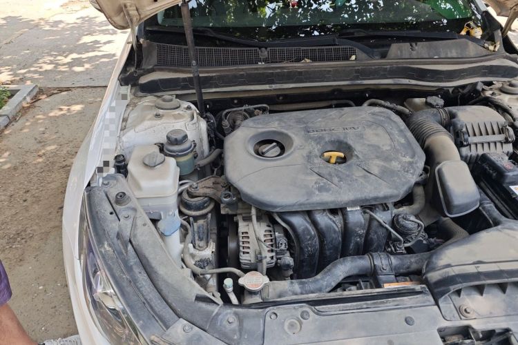 Used Kia K5 2012 2.0L Automatic DLX Engine Bay Right