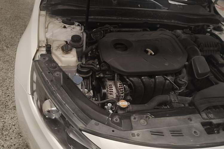 Used Kia K5 2012 2.0L Automatic DLX Engine Bay Right