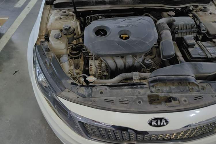 Used Kia K5 2012 2.0L Automatic DLX Engine Bay Right