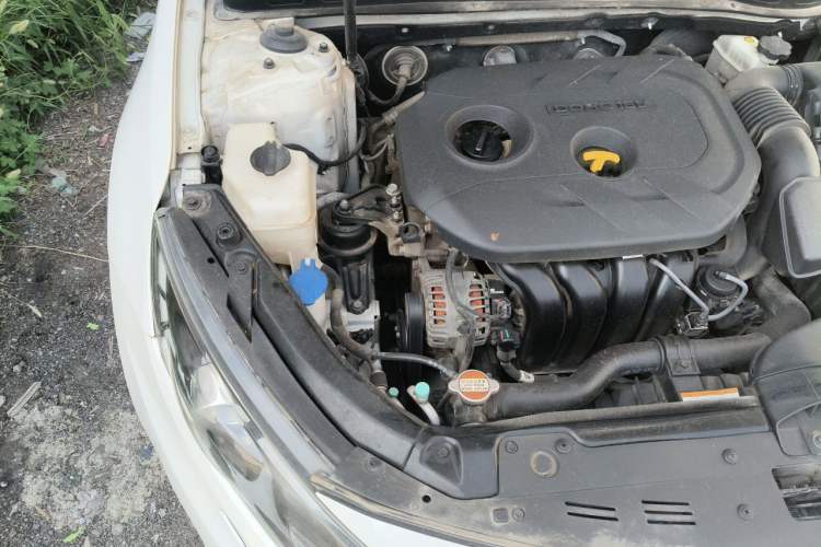 Used Kia K5 2012 2.0L Automatic Premium Engine Bay Right
