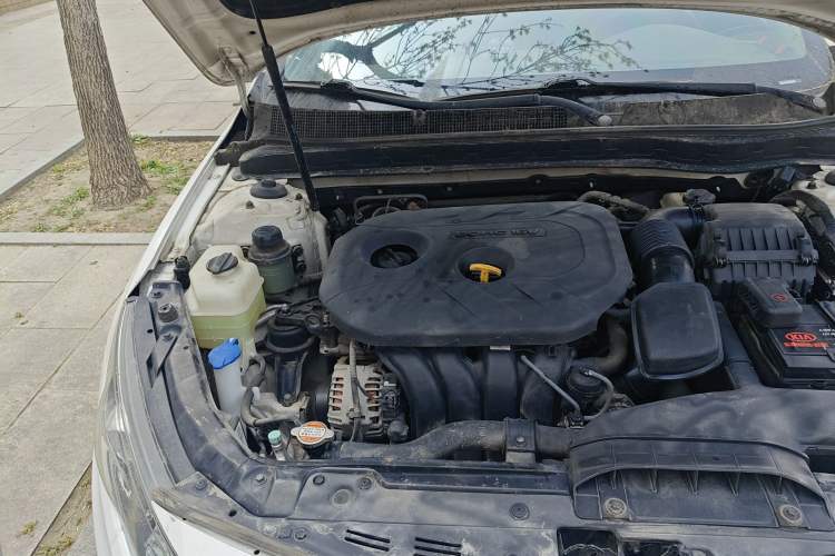 Used Kia K5 2012 2.0L Automatic DLX Engine Bay Right