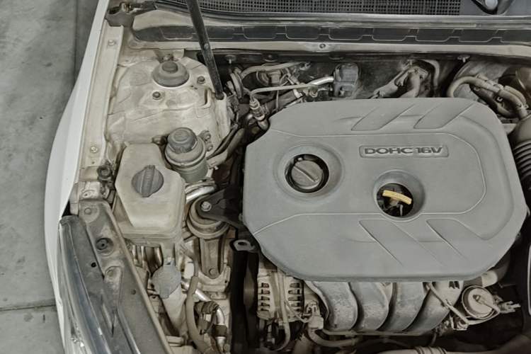 Used Kia K5 2012 2.0L Automatic DLX Engine Bay Right