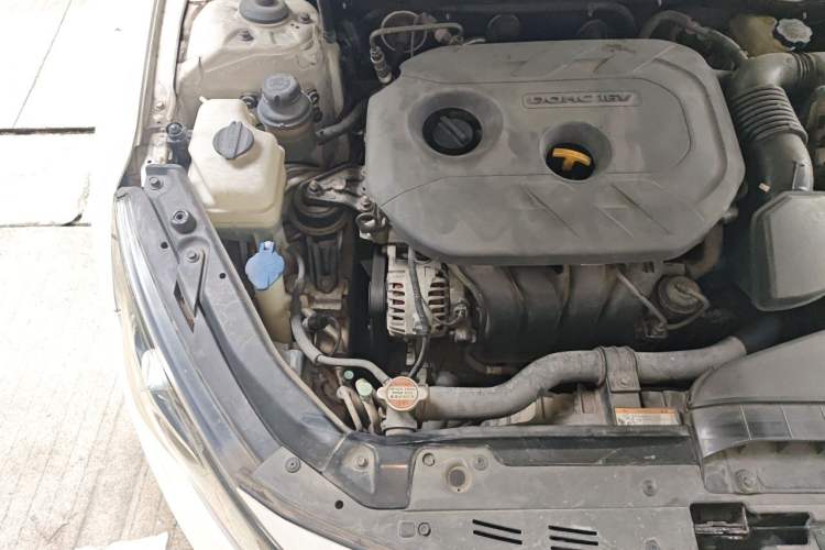 Used Kia K5 2012 2.0L Automatic DLX Engine Bay Right