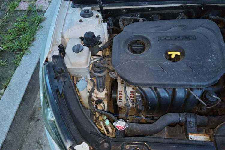 Used Kia K5 2012 2.0L Automatic GLS Engine Bay Right