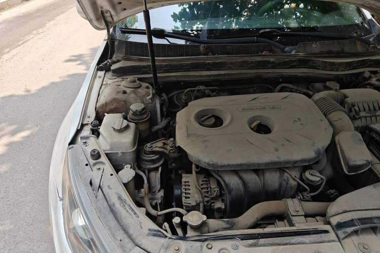 Used Kia K5 2012 2.0L Automatic DLX Engine Bay Right