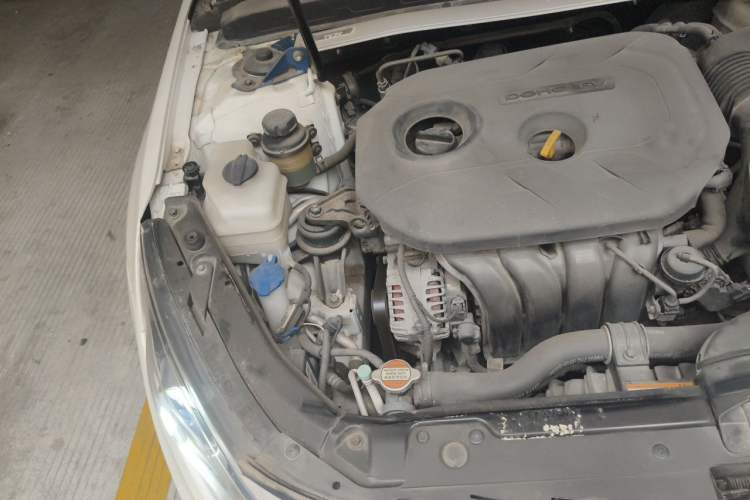 Used Kia K5 2012 2.0L Automatic DLX Engine Bay Right