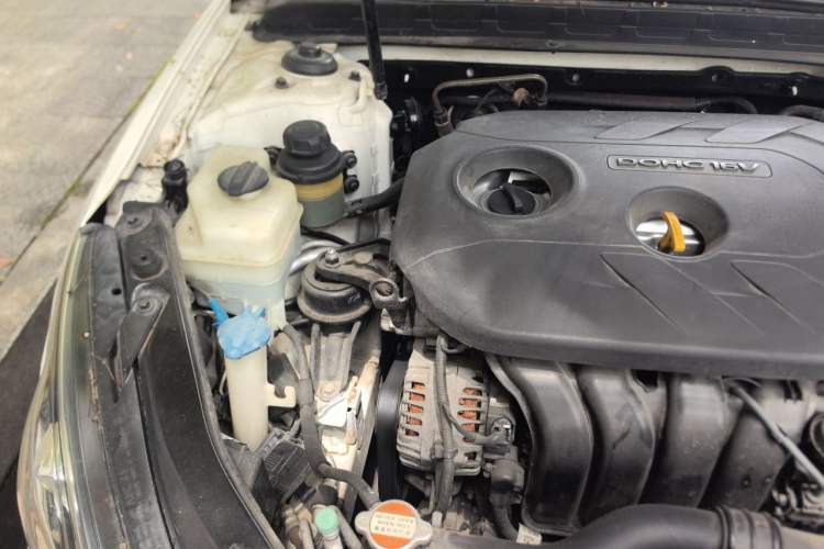 Used Kia K5 2012 2.0L Automatic DLX Engine Bay Right