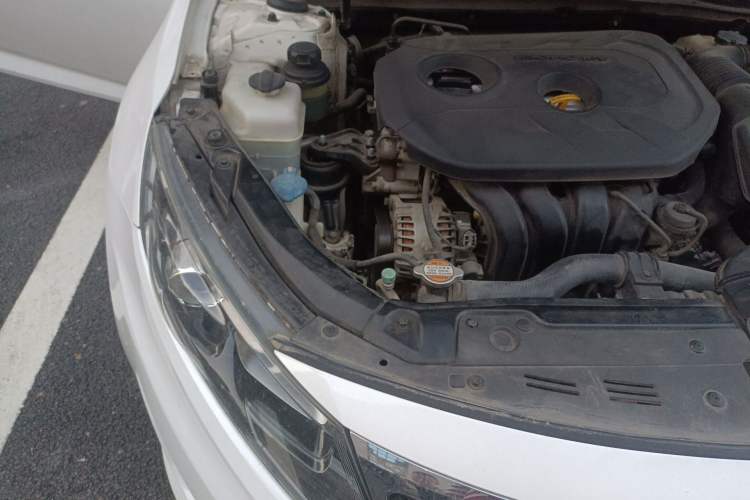 Used Kia K5 2012 2.0L Automatic DLX Engine Bay Right