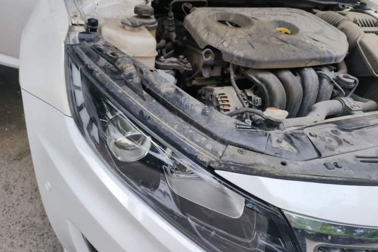 Used Kia K5 2012 2.0L Automatic DLX Engine Bay Right