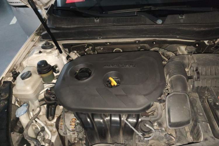 Used Kia K5 2012 2.0L Automatic DLX Engine Bay Right