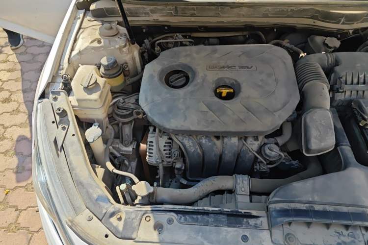 Used Kia K5 2012 2.0L Automatic DLX Engine Bay Right