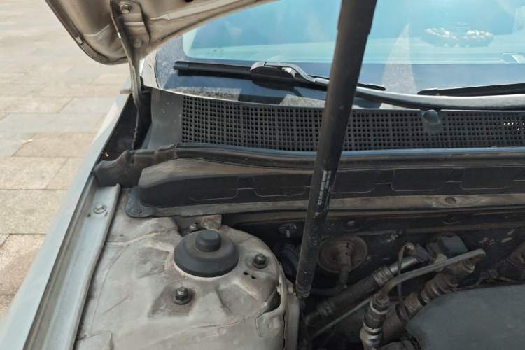 Used Kia K5 2012 2.0L Automatic DLX Engine Bay Right