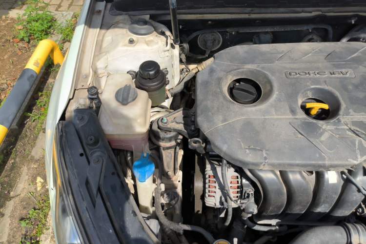Used Kia K5 2012 2.0L Automatic DLX Engine Bay Right