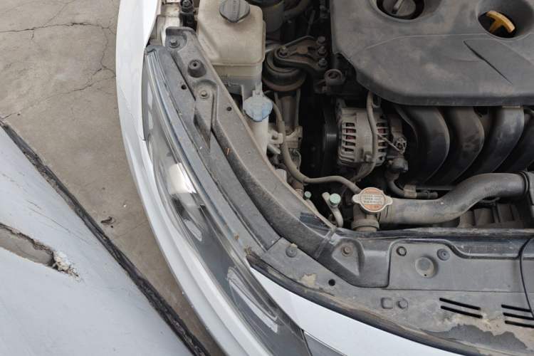 Used Kia K5 2012 2.0L Automatic GL Engine Bay Right