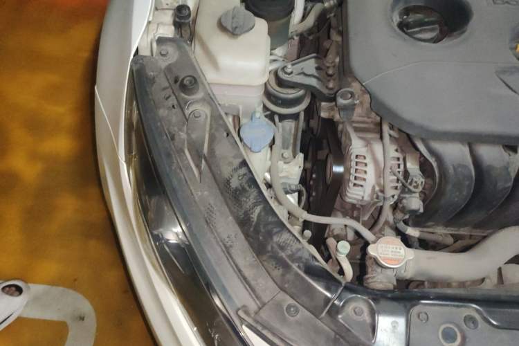 Used Kia K5 2012 2.0L Automatic GLS Engine Bay Right