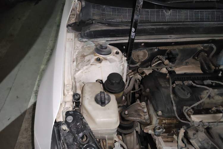 Used Kia K5 2012 2.0L Automatic DLX Engine Bay Right