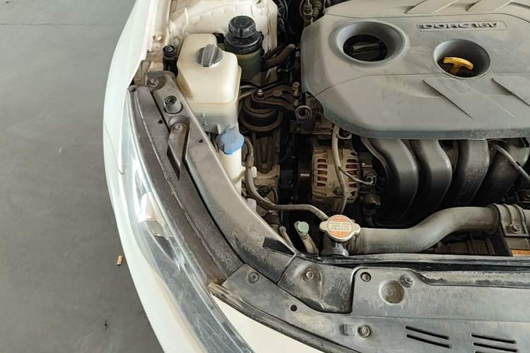Used Kia K5 2012 2.0L Automatic GLS Engine Bay Right